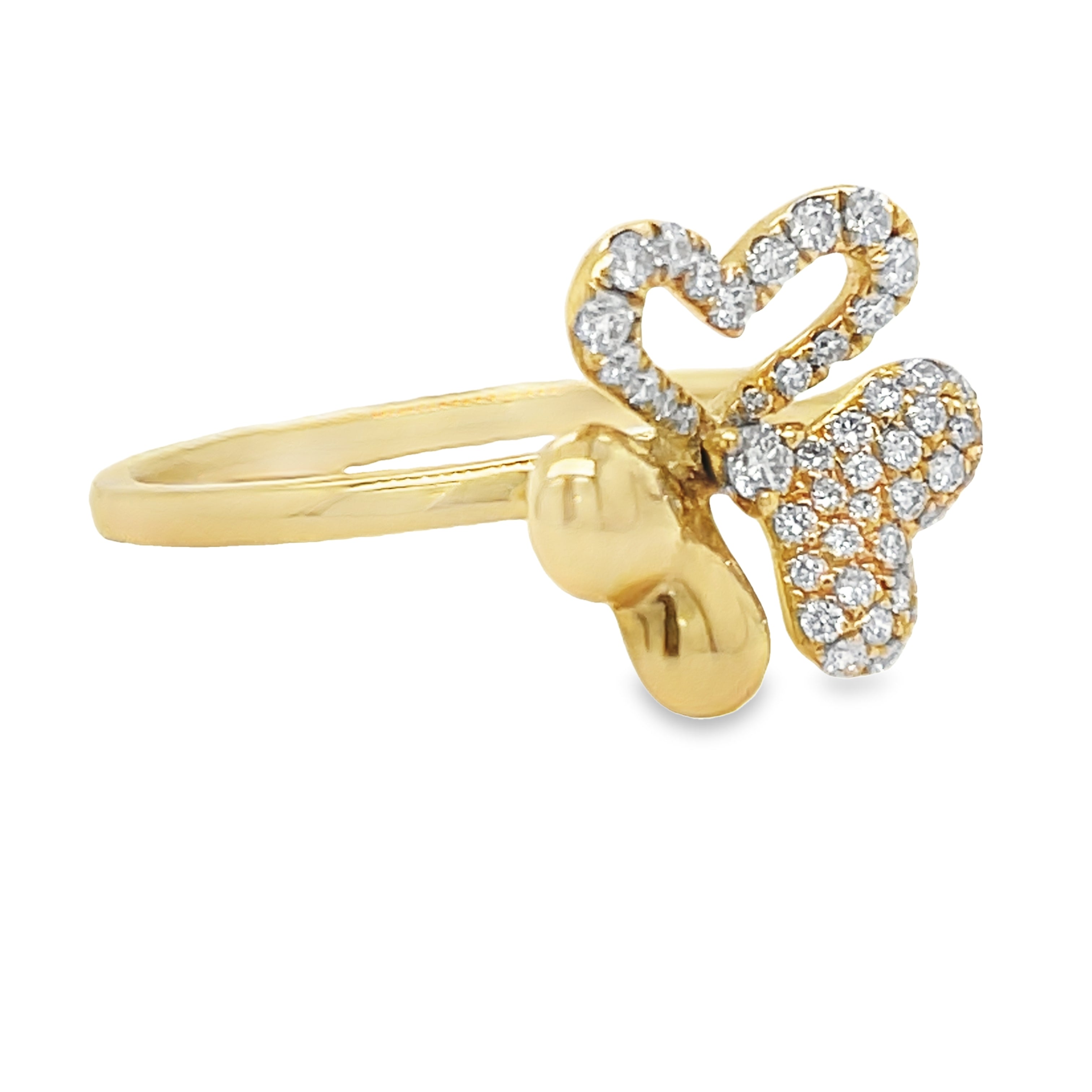 Expertly crafted in 18k yellow gold, this stunning diamond flower ring features 0.27 carats of round, sparkling diamonds. The 11.50 mm size makes it a statement piece that will add elegance and sophistication to any outfit. A timeless addition to any jewelry collection.