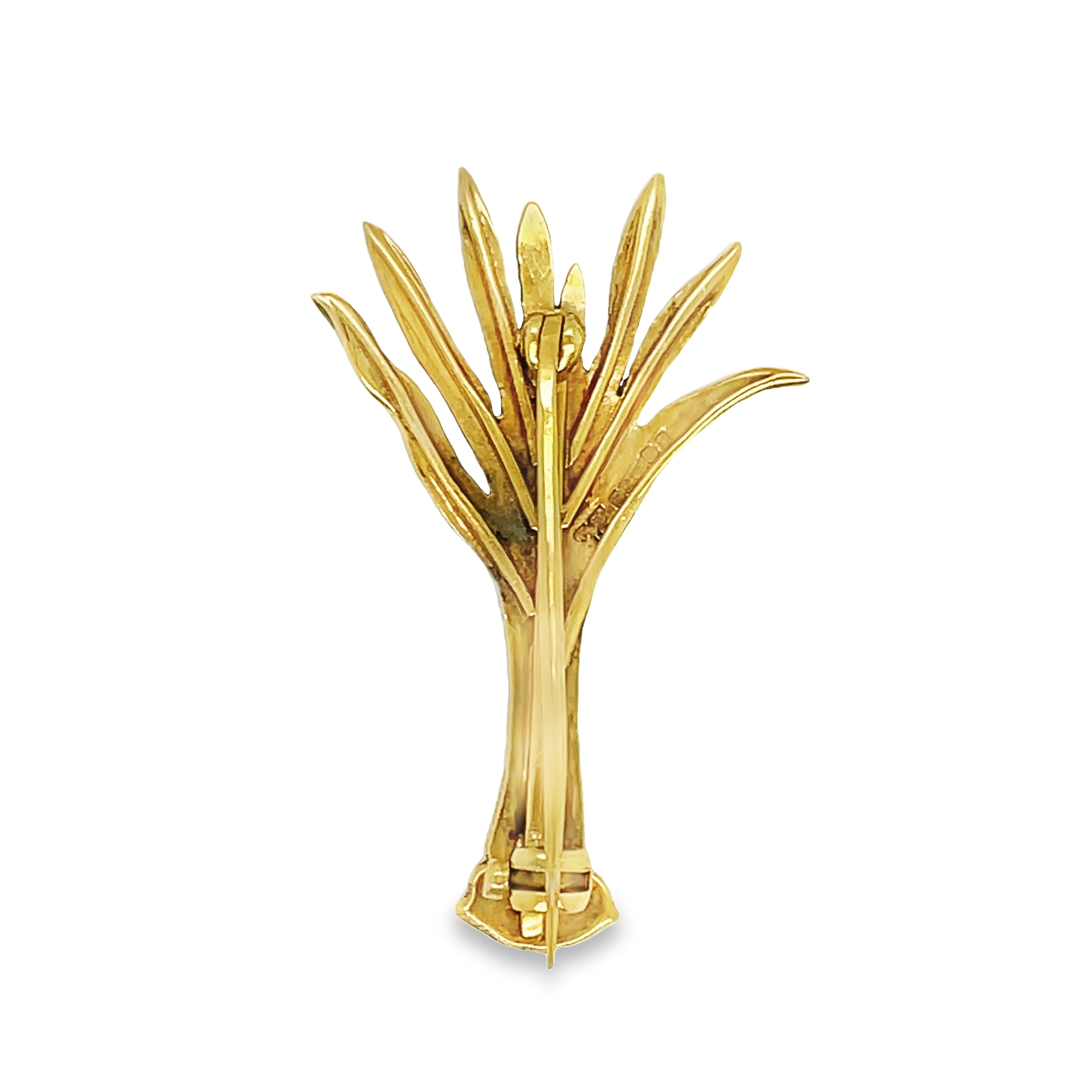 This Enamel Yellow Gold Pin boasts a sleek and chic design, with a stunning enamel finish and made of 18k yellow gold. Measuring at 1.5", it adds a touch of elegance to any outfit. Elevate your style with this luxurious pin.