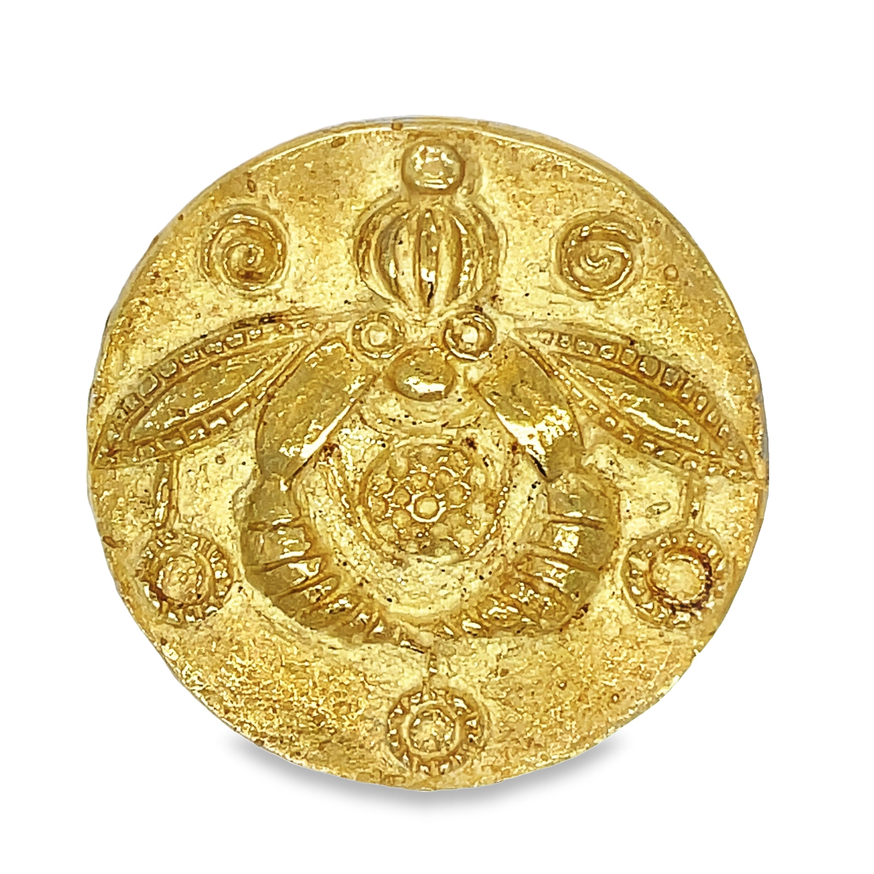 Enhance your outfit with the elegance of our Queen Bee Greek Design Yellow Gold Brooch. Made from 18k solid yellow gold, this round 1.5" pin boasts a beautiful matte finish and intricate carved design. Perfect for any occasion, embrace the queen bee within!