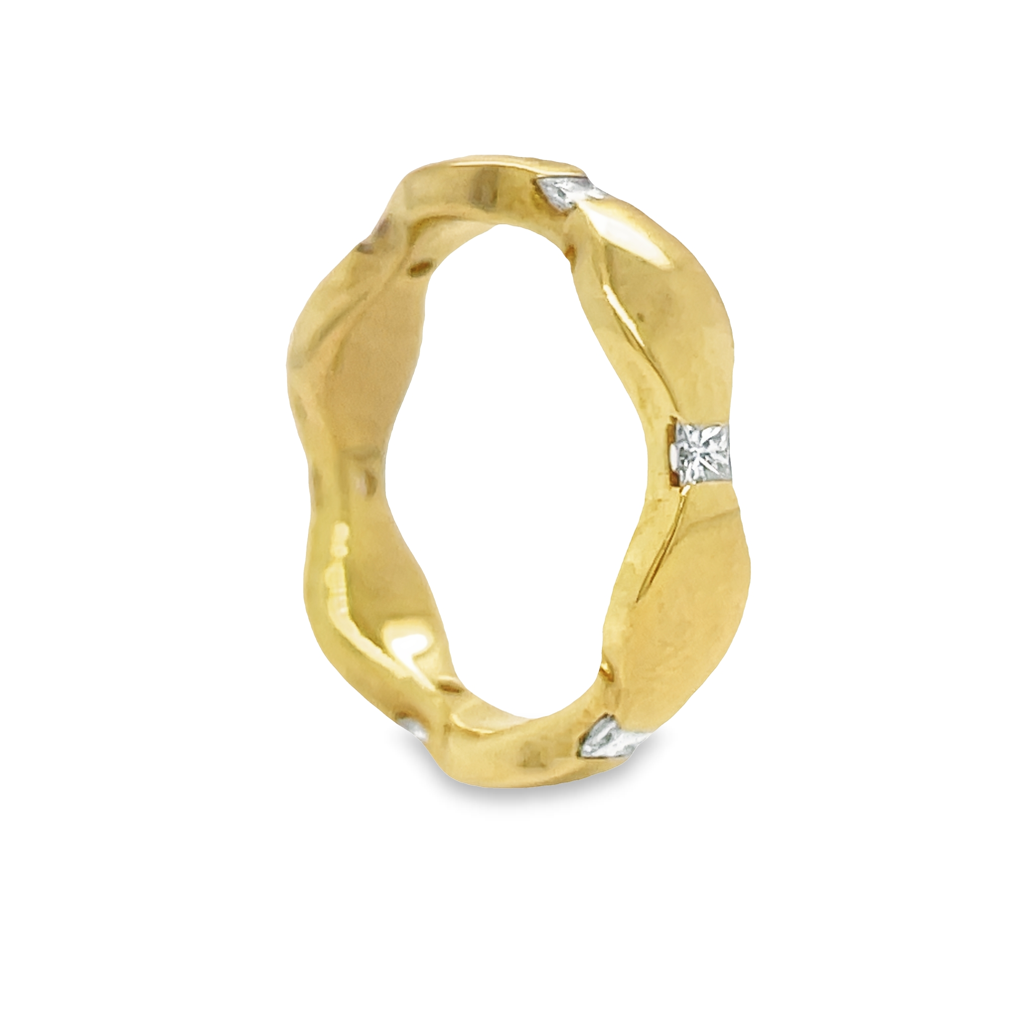 Crafted from 14k yellow gold, the Diamond Wave Stackable Ring is the perfect accessory for any ensemble. This classic piece features six dazzling round diamonds, totaling 0.30 cts, that add an extra touch of sparkle. It's stackable design makes it versatile and elegant.