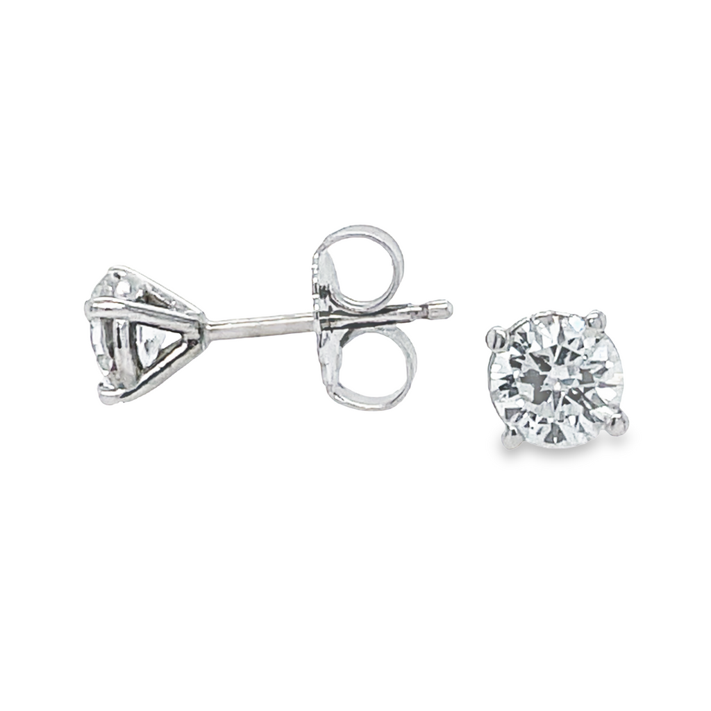 These Diamond Stud Earrings Martini feature 0.80 cts F/G color diamonds and SI1 clarity, perfect for adding subtle sparkle to an outfit. Their classically sophisticated design makes them suitable for any professional or evening occasion.