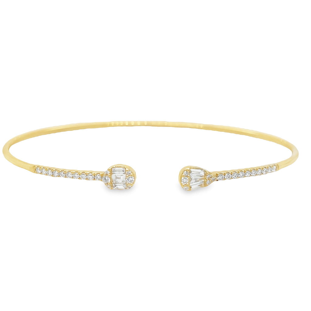 This diamond flexible yellow gold bangle is the perfect choice for effortless elegance. Crafted with 0.35 cts of brilliant diamonds, it slips on easily for glamorous style. Add a classic touch to any look with this timeless piece.