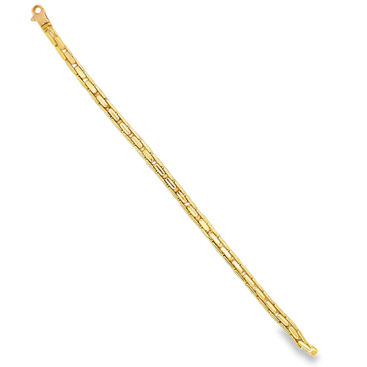 Top view of 18K Italian Made Yellow Gold Venetian Box Link Bracelet 7.5" 