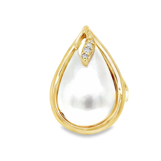 Pear Shape Mabe Pearl Yellow Gold Ring Front view