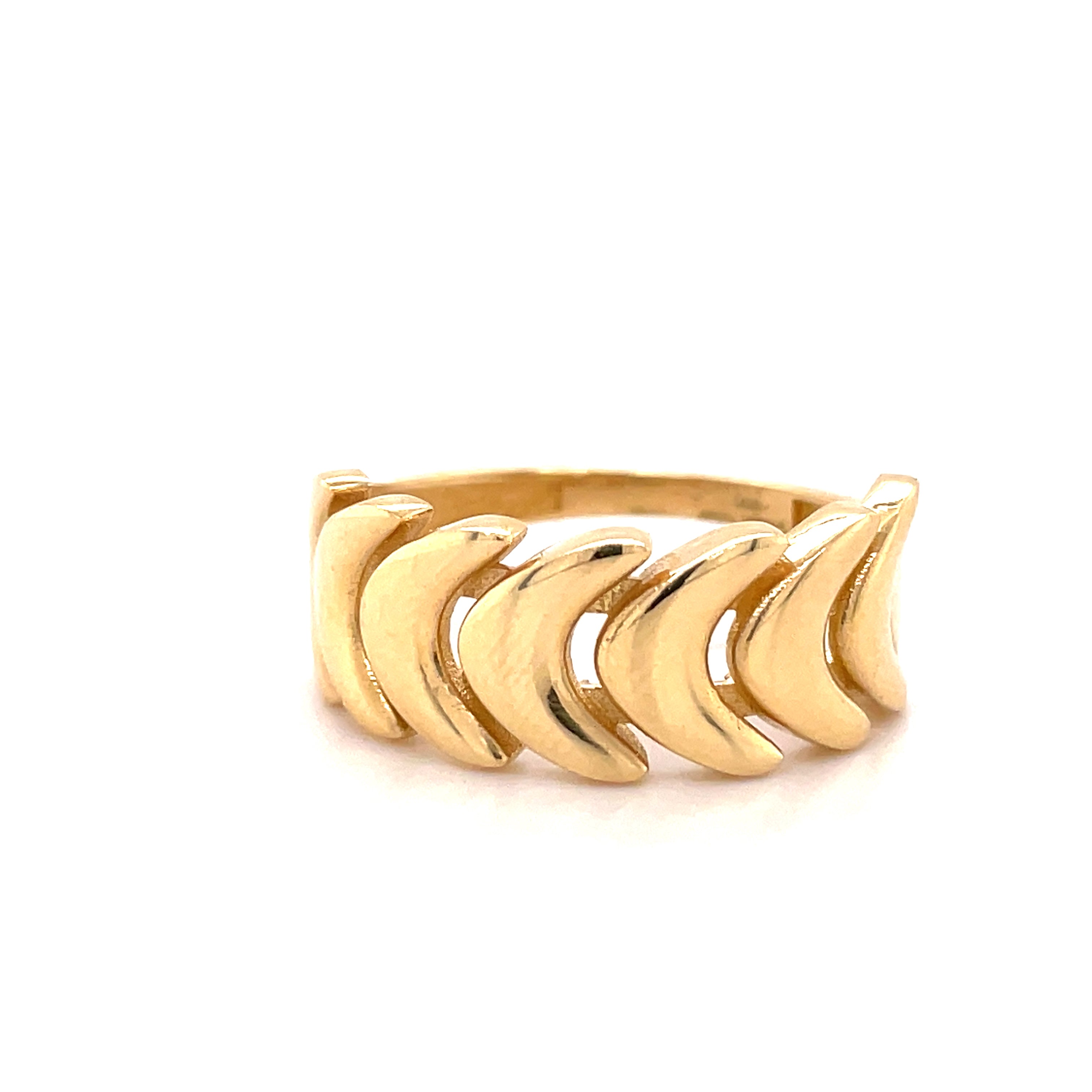 Expertly crafted in Italy, this 14k yellow gold wave ring adds a touch of elegance to any look. The unique wave style showcases the superior craftsmanship of Italian jewelry makers. Made with 14k gold, this ring is the perfect statement piece for any fashion-forward individual.