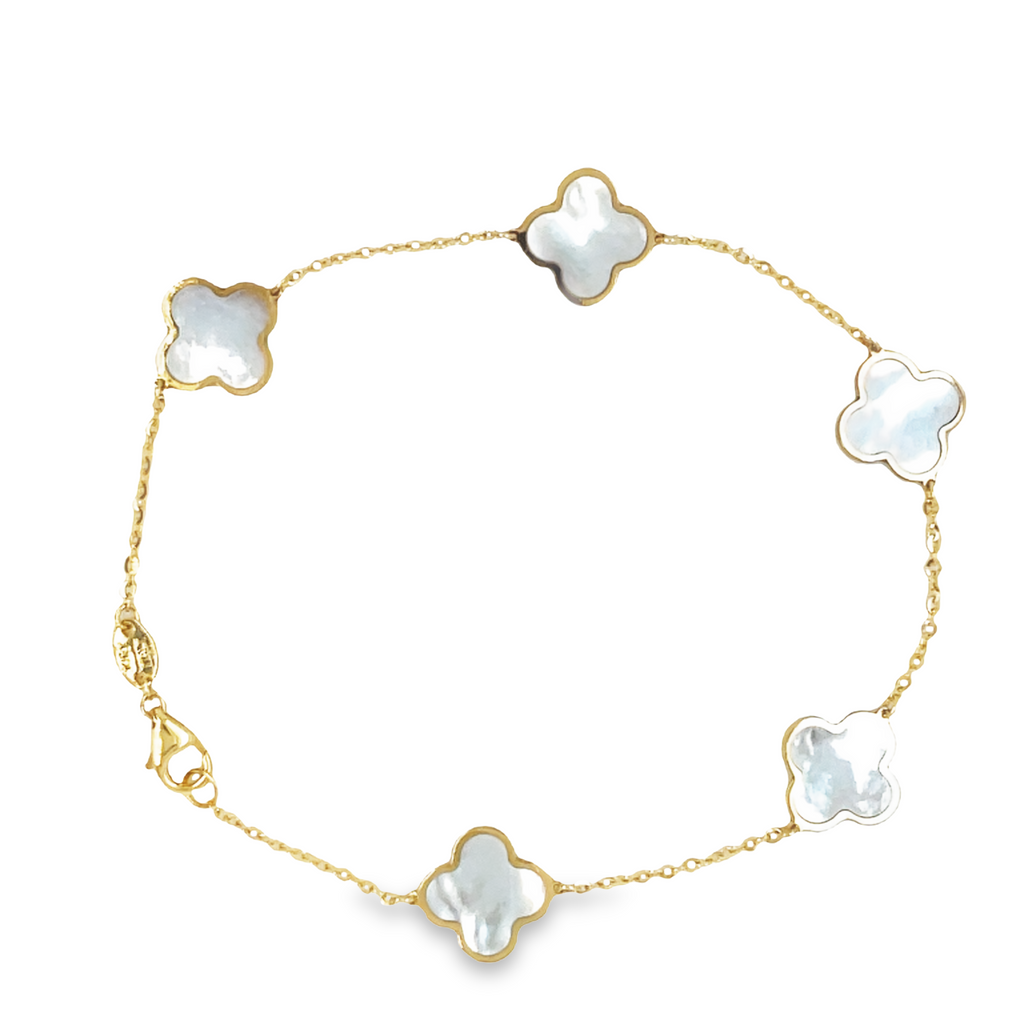 This elegant 14k yellow gold bracelet features five intricately detailed mother of pearl clover and a secure lobster clasp. The clovers measure 7.0 mm in size and the bracelet itself exudes sophistication and style.   