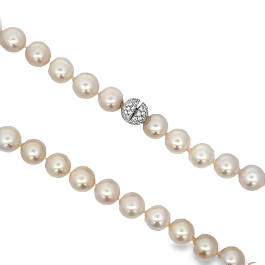 Top view of fastened 18k White Gold Diamond Clasp Cultured Pearl Necklace 8.50 mm 