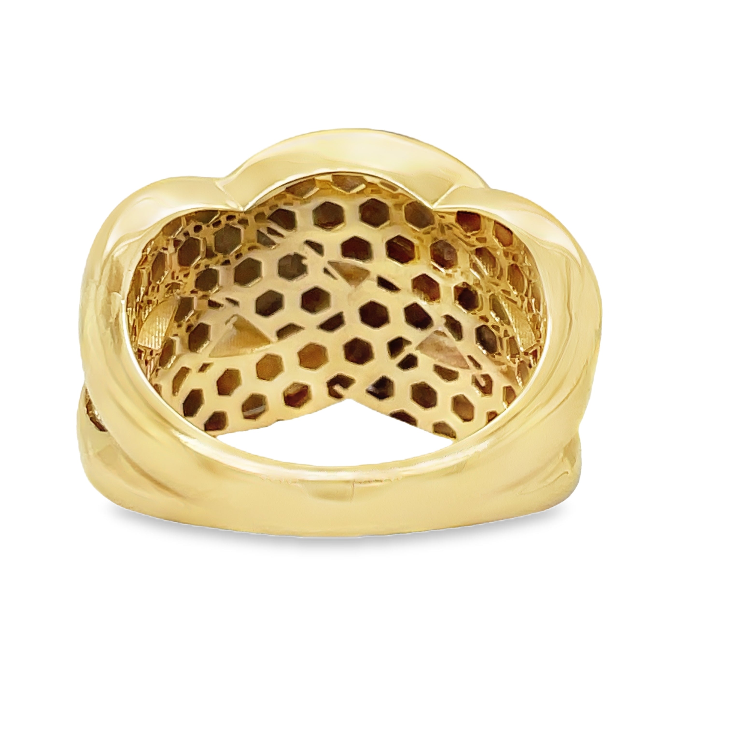 Expertly crafted in Italy, this 14k yellow gold chain link ring adds a touch of elegance to any look. The unique thick chain link style showcases the superior craftsmanship of Italian jewelry makers. Made with 14k gold, this ring is the perfect statement piece for any fashion-forward individual.