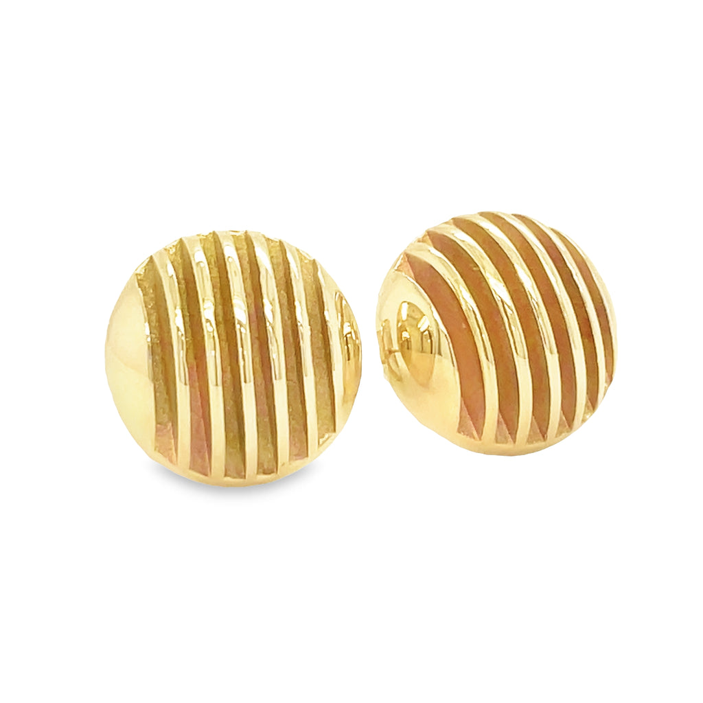 These stunning 14k gold earrings will make a remarkable addition to any jewelry collection. Featuring a 11.00 mm dome design a corrugated style, these half ball earrings are perfect for adding an elegant touch of sophistication to your look.