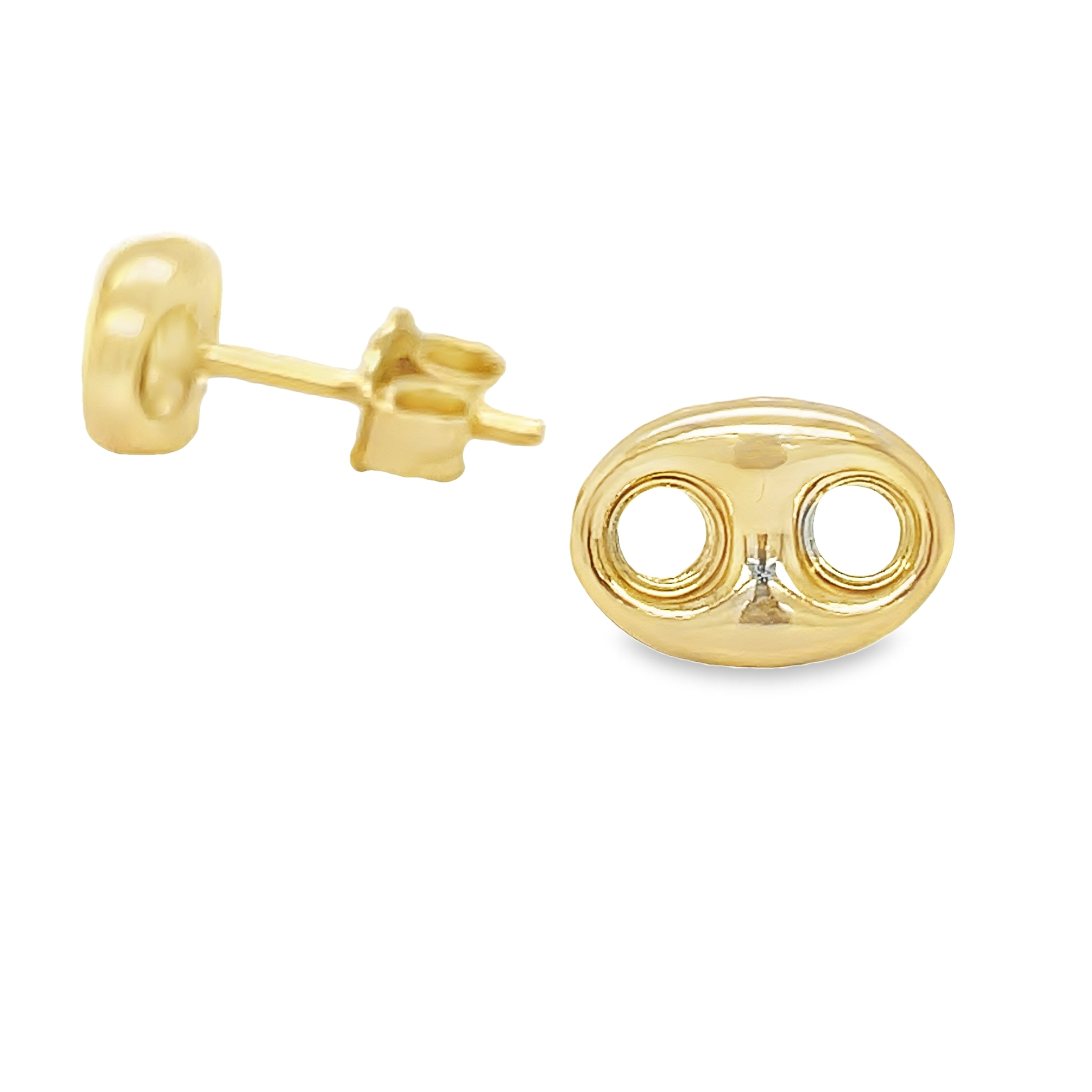 Elevate your style with these luxurious 14k yellow gold puffed mariner link earrings. Made in Italy with a secure friction back, the stylish mariner link design adds a touch of sophistication. At 10.00mm, these earrings are the perfect size to make a statement without being too heavy. Elevate your everyday style with these elegant and versatile earrings.