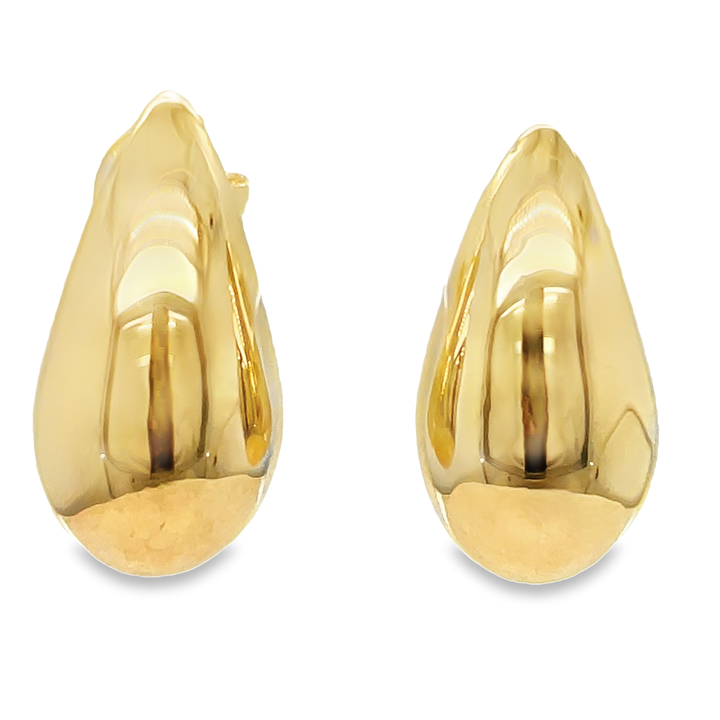 Complete any look with these beautiful 14k yellow gold tear-shape stud earrings. The classic tear shape is 22.00 mm in size, perfect for adding a spark of elegance to your outfit. Enjoy their subtle, timeless refinement while you make a lasting impression.