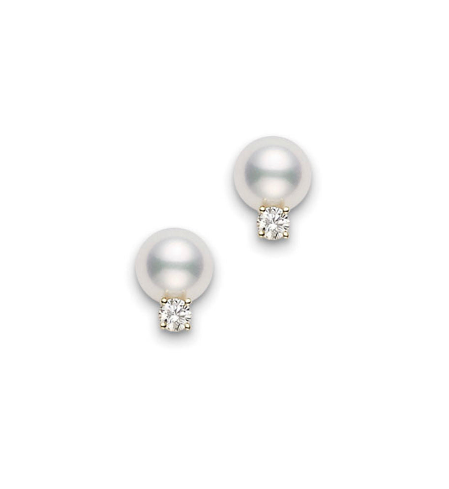 Bring a sparkle to everyday style with this exquisite Diamond & Ayoka Cultured Pearl 7.00mm Pearl set in 14k white gold. Showcasing two round diamonds at 0.30 cts and a luminous pearl, this timeless piece of jewelry is perfect for special occasions.