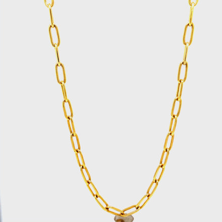 ndulge in sophistication with our 14K Italian Solid Open Link Chain Necklace. Made in Italy from luxurious 14k yellow gold, this 16" necklace features small open links that add a touch of elegance. Weighing in at 12.90 grams, it's a truly exclusive piece to add to your collection.