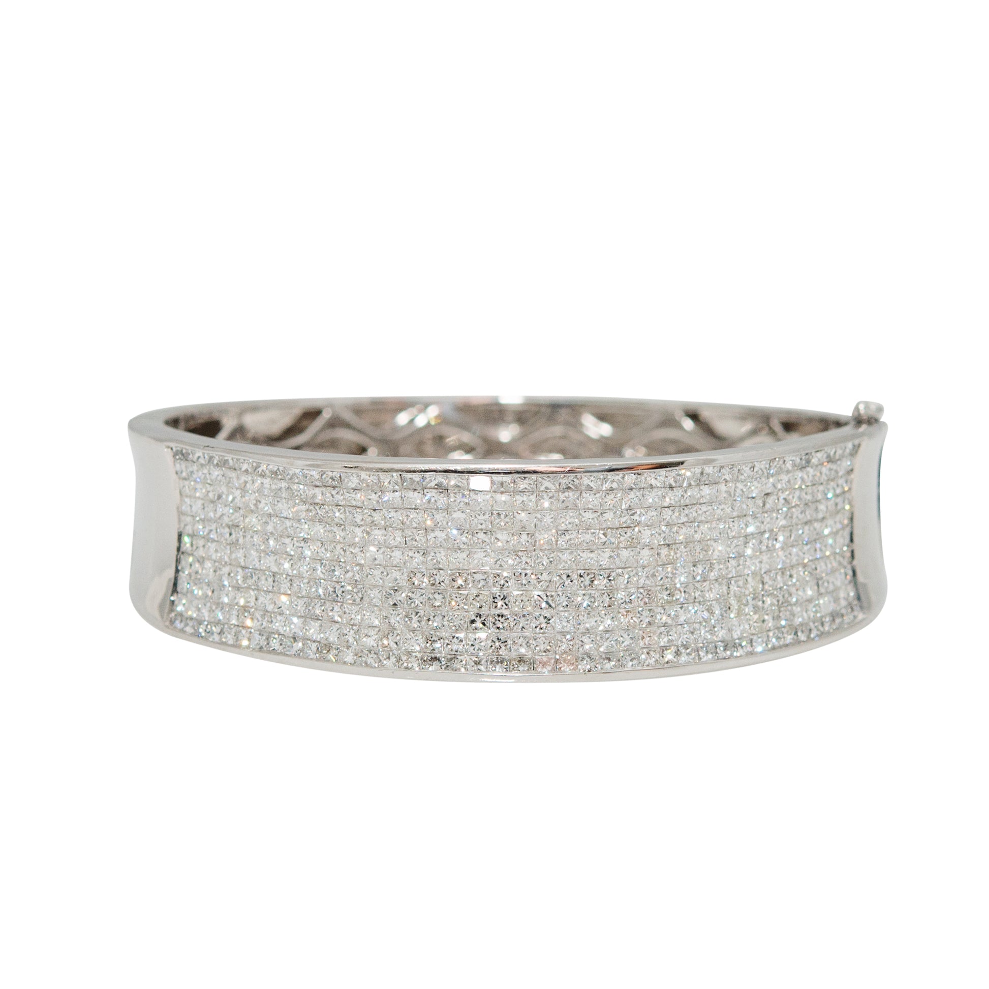 Front view of Italian 18k White Gold Fashionable Princess Cut Diamond Bangle