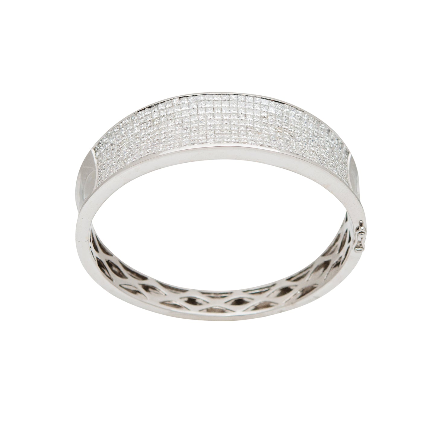 Top view of Italian 18k White Gold Fashionable Princess Cut Diamond Bangle
