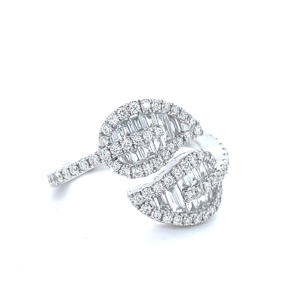 Mix cuts diamonds   Round & baguettes 1.17 cts  Color G/VS1  Round diamonds around band  18k white gold   Size 6 (sizeable)