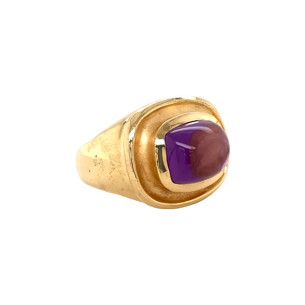 Beautiful estate jewelry ring.  14k yellow gold ring  Cabochon amethyst  20.00 x 17.00 mm   Thick shank  Great condition.