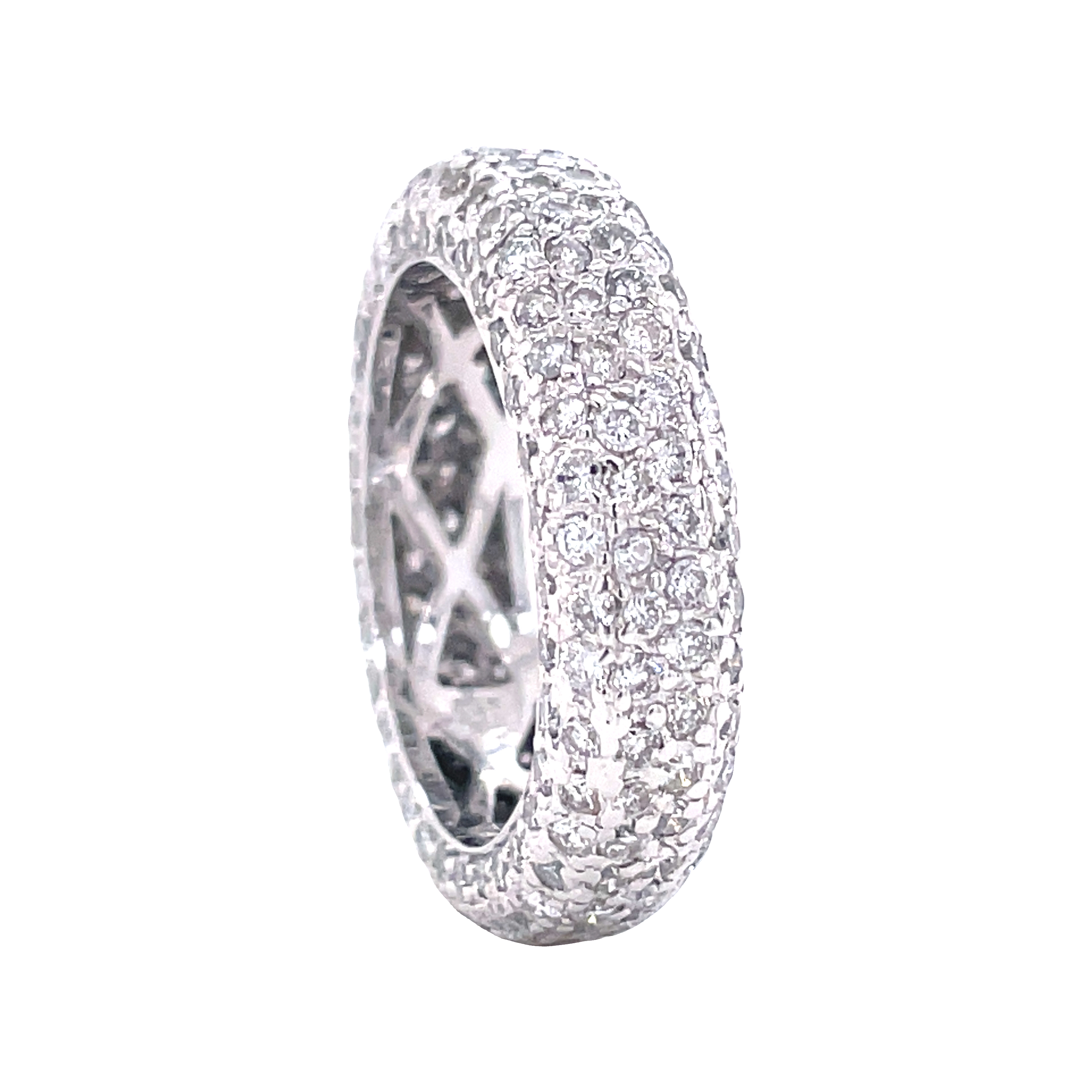 Crafted with the finest materials, this elegant eternity band is set with 4.00 cts of round diamonds fixed in a gallery finish on a 6.00 mm 18k white gold band.