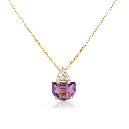 From our Brazilian collection  18k yellow gold  Triangle diamond top  Amethyst & round diamonds 0.07 cts  10.00 mm x 10.00 mm   18K yellow gold chain