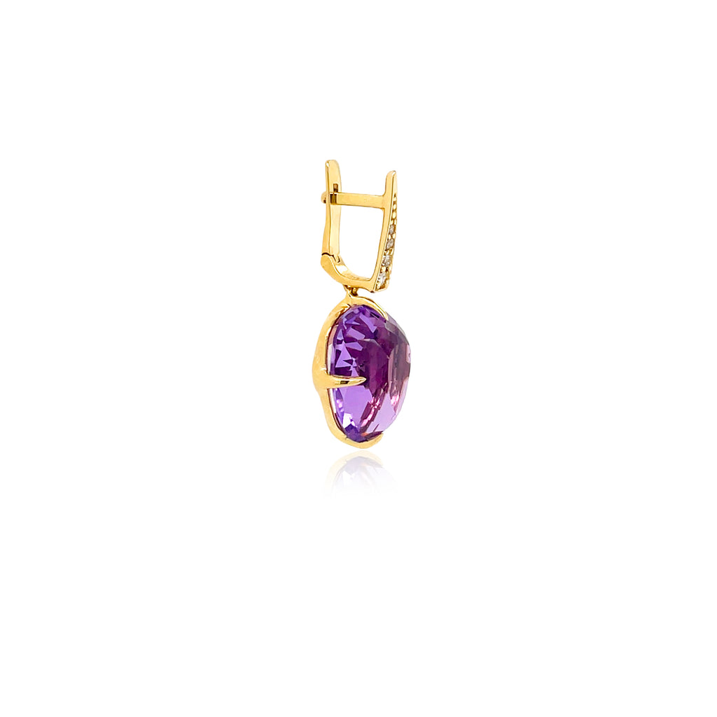 From the sumptuous SugarLoaf collection from Brazil, these tear-shaped amethyst (12.80 cts) earrings are framed by sparkling small diamonds (.10 cts), complemented in 18k yellow gold. The secure hinged system ensures the beautiful earrings will stay securely in place.