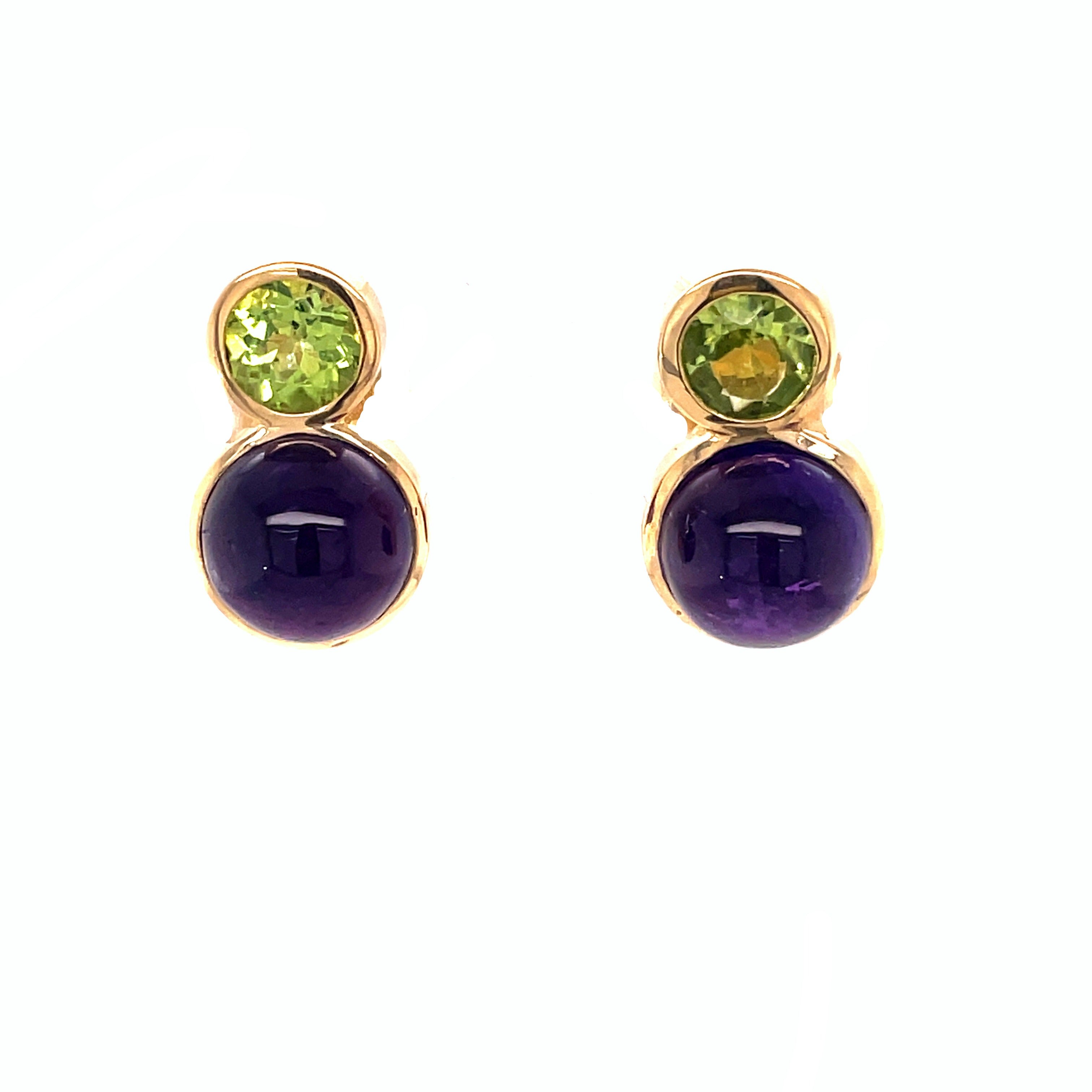 The perfect accessory for any occasion, these 18-karat yellow gold earrings feature an eye-catching combination of round amethyst cabochon and peridot stones. Crafted with a secure friction-back closure and a total length of 15 millimeters, they are a fashion-forward yet timeless piece.