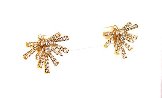 Glistening with 1.22 cts of F/G color, VS1 clarity round diamonds, these 18k gold earrings are a burst of brilliance for your ears! Secured with friction backs, their 20.00 mm length and 16.00 mm width make them a perfect addition to any look.